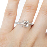 Anillo Oro Blanco Morganita 1.65 ct y Diamante Lateral .12 ctw