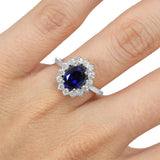 Anillo Oro Blanco Zafiro 1.80 ct y Diamantes Halo .42 ctw