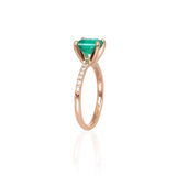 Anillo Oro Rosa Esmeralda 1.10 ct y Diamante Lateral .12 ctw