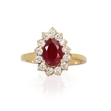 Anillo Oro Amarillo Rubí Pera 1.30 ct y Diamantes .40 ctw
