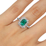 Anillo Oro Blanco Esmeralda 1.00 ct y Diamantes Halo .42 ctw
