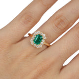 Anillo Oro Amarillo Esmeralda 1.00 ct y Diamantes Halo .42 ctw