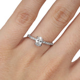 Anillo de Compromiso Diamante Oval .35 ct, Diamantes Laterales .12 ctw
