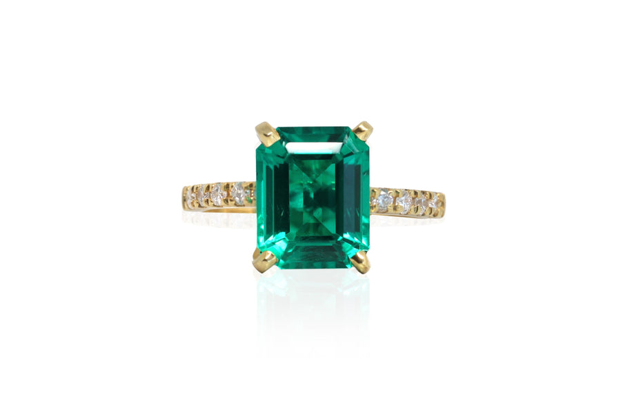 Anillo Oro Amarillo Esmeralda 3.00 ct y Diamantes .24 ctw