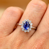 Anillo Oro Blanco Zafiro 1.00 ct y Diamantes Halo .36 ctw