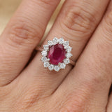 Anillo Oro Blanco Rubí 2.00 ct y Diamantes Halo .42 ctw