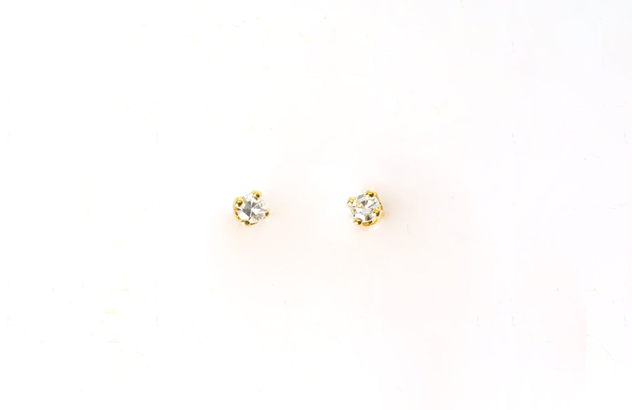 Broquel en Oro Amarillo con Diamante .06 ct