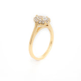 Anillo de Compromiso Diamante Pera .57 ct y Diamantes Halo .13 ctw
