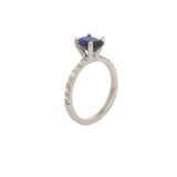 Anillo Oro Blanco Zafiro 1.60 ct y Diamante Lateral .12 ctw