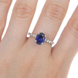 Anillo Oro Blanco Zafiro 1.60 ct y Diamante Lateral .12 ctw