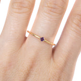 Anillo Oro Amarillo con Amatista .05 ct