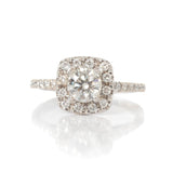 Anillo de Compromiso Halo con Diamantes Laterales .76 ctw