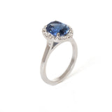 Anillo Oro Blanco Zafiro 2.20 ct con Diamantes Halo