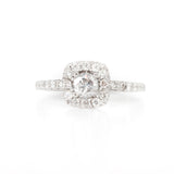 Anillo de Compromiso Halo con Diamantes Laterales .50 ctw