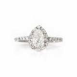 Anillo de Compromiso Diamante Pera .59 ct y Diamantes Halo-Laterales .28 ctw