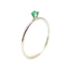 Anillo Oro Blanco con Esmeralda .05 ct