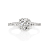 Anillo de Compromiso Halo con Diamantes Laterales .58 ctw