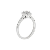Anillo de Compromiso Halo con Diamantes Laterales .58 ctw