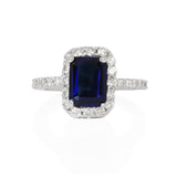 Anillo Oro Blanco Zafiro 2.00 ct y Diamantes .44 ctw