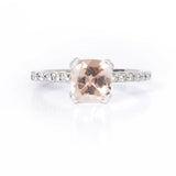 Anillo Oro Blanco Morganita 1.65 ct y Diamante Lateral .12 ctw