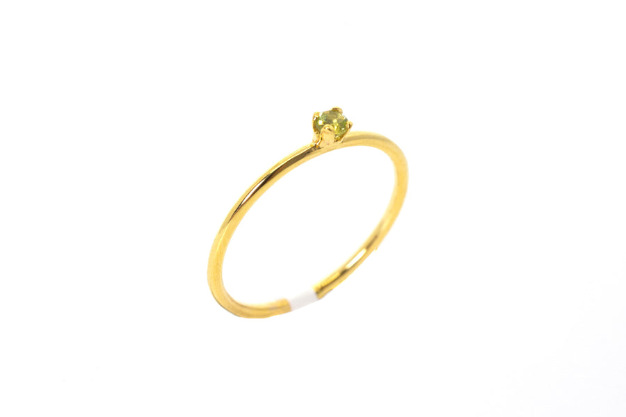 Anillo Oro Amarillo con Peridoto .05 ct